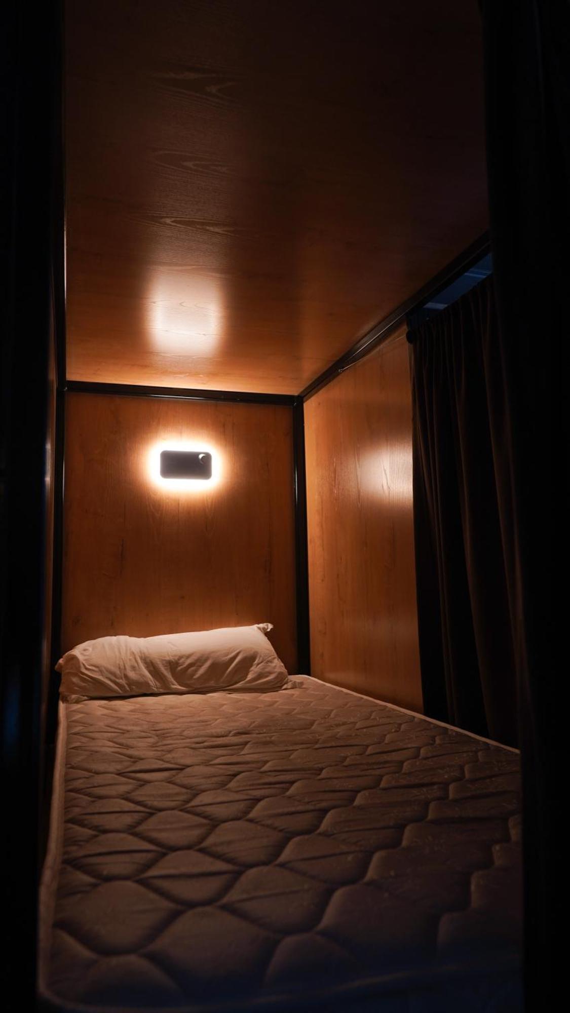 Friends Hostel Astana Ngoại thất bức ảnh